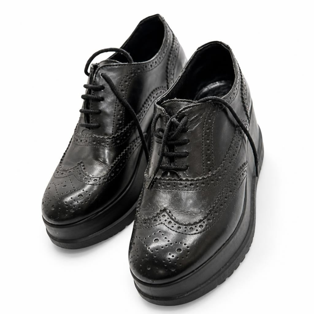 Brogue Oxford Shoes - pre-loved at Why Go Less, Lebanon