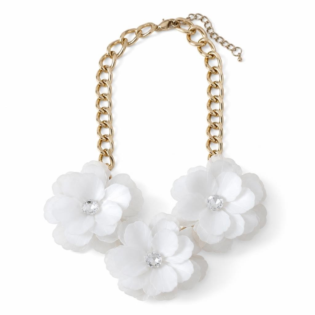 3 White Flower Necklace - pre-loved at Why Go Less, Lebanon