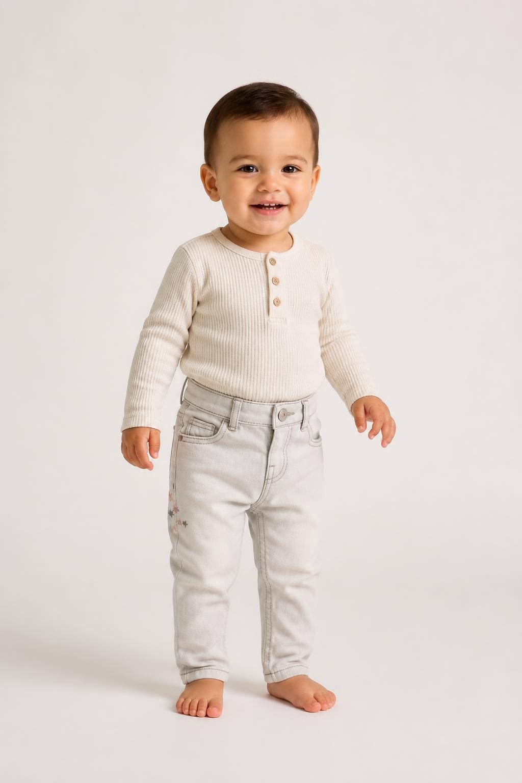 Zara Baby Girl Jeans 9/12M 80cm Baby Girl White Star-print Slim Jeans - pre-loved at Why Go Less, Lebanon