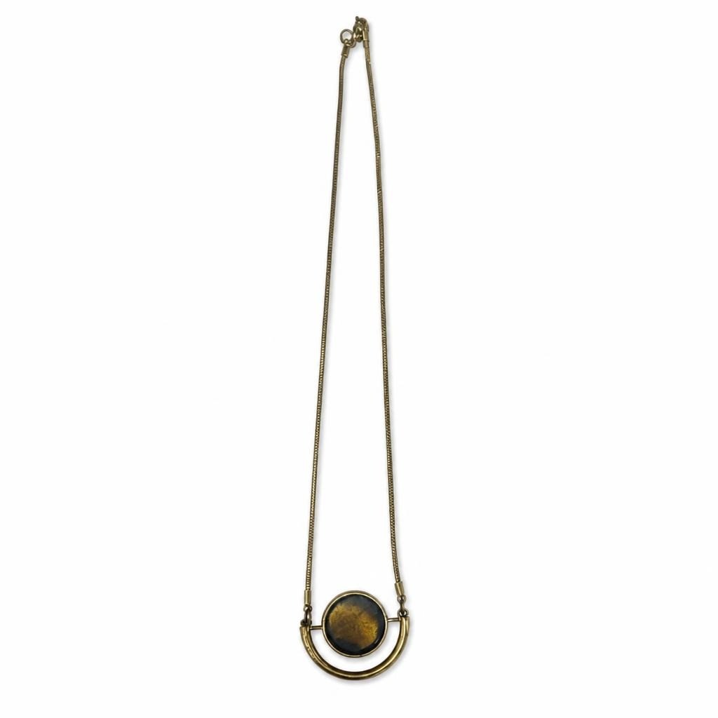 Gold-tone pendant necklace, round stone, minimalist - second-hand at Why Go Less, Dekwaneh, Lebanon