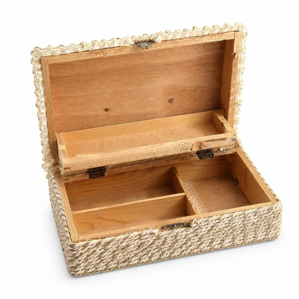 Woven straw jewelry box with wooden interior - second-hand at Why Go Less, Dekwaneh, Lebanon