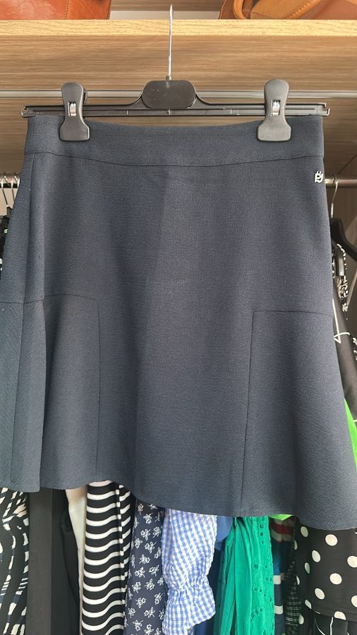 Navy blue structured flare skirt with pockets - second-hand at Why Go Less, Dekwaneh, Lebanon