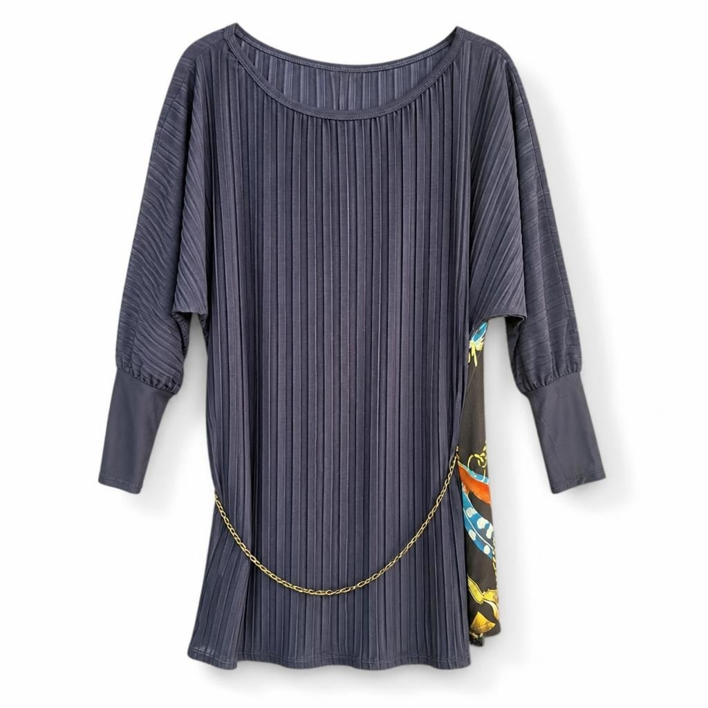 Navy blue ribbed pleated batwing top, Made in Italy - second-hand at Why Go Less, Dekwaneh, Lebanon