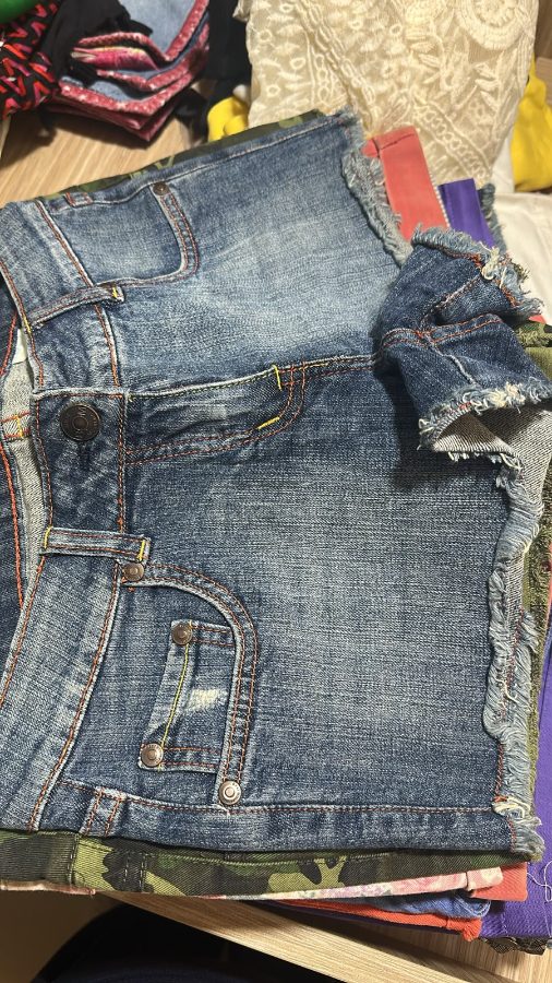 Michael kors Blue chambray boho top with gold chain detail - second-hand at Why Go Less, Dekwaneh, Lebanon