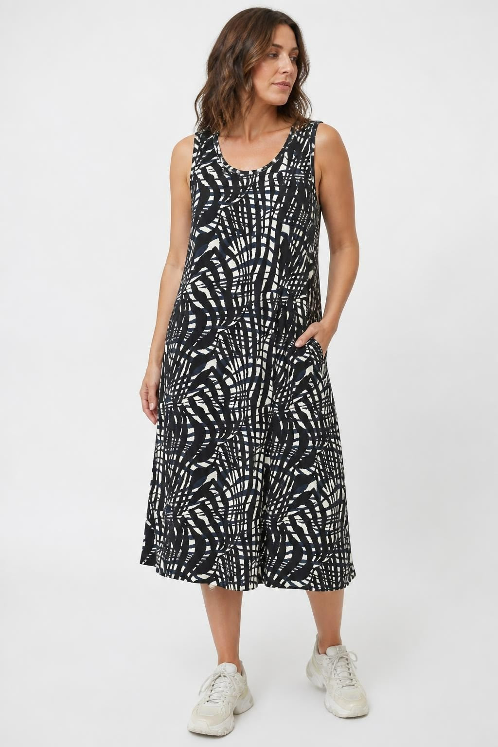 Black and White Abstract Print Sleeveless Dress | Pre-Loved | Why Go Less