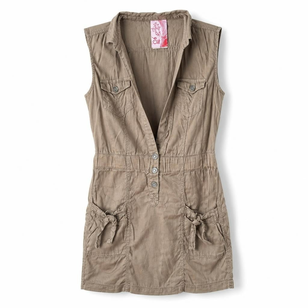 Seb khaki cargo bermuda skirt with pockets - white studio shot, second-hand at Why Go Less, Dekwaneh, Lebanon