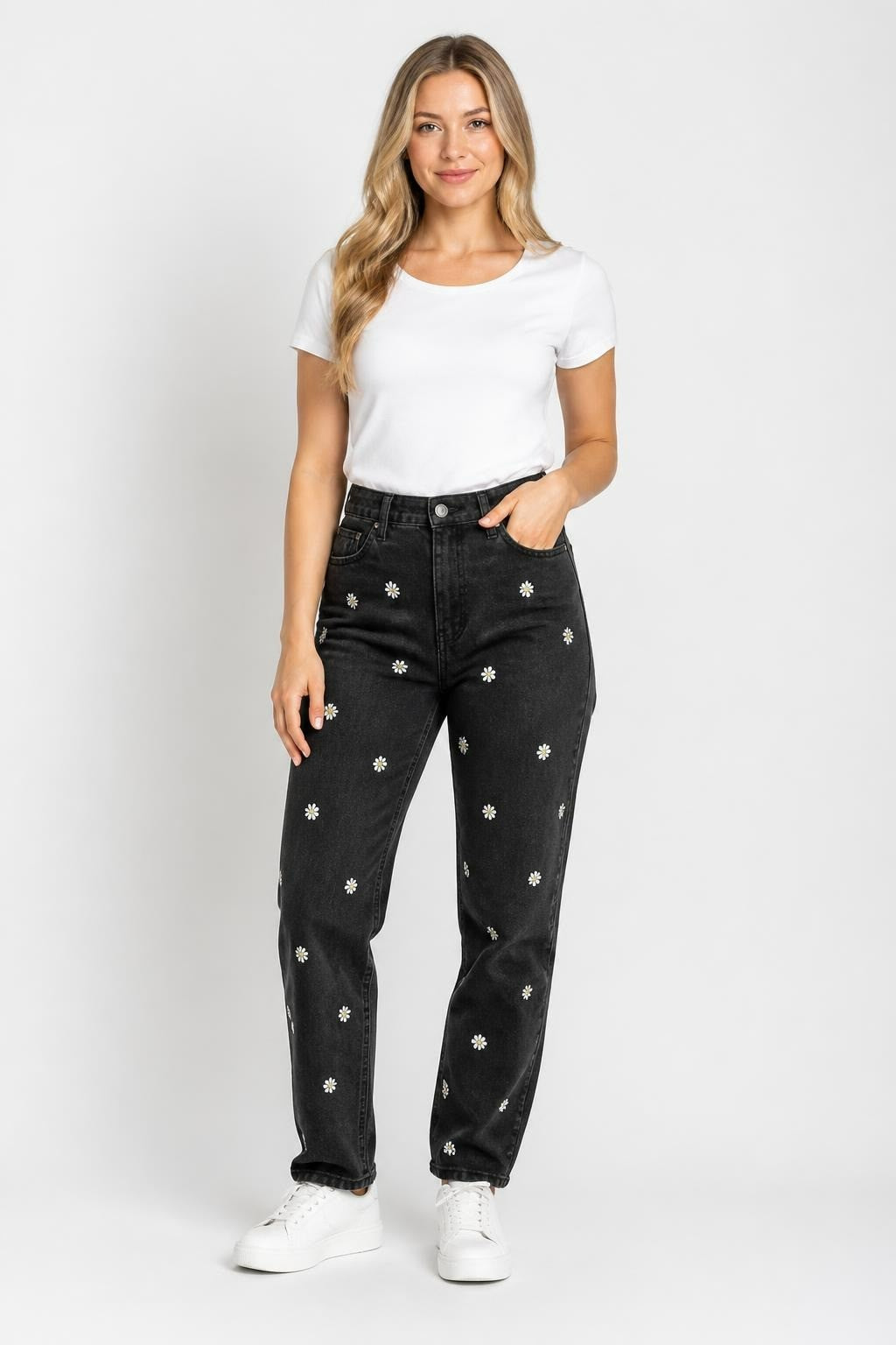 OUZU Black Daisy Embroidery Jeans Size 26 | Pre-Loved | Why Go Less
