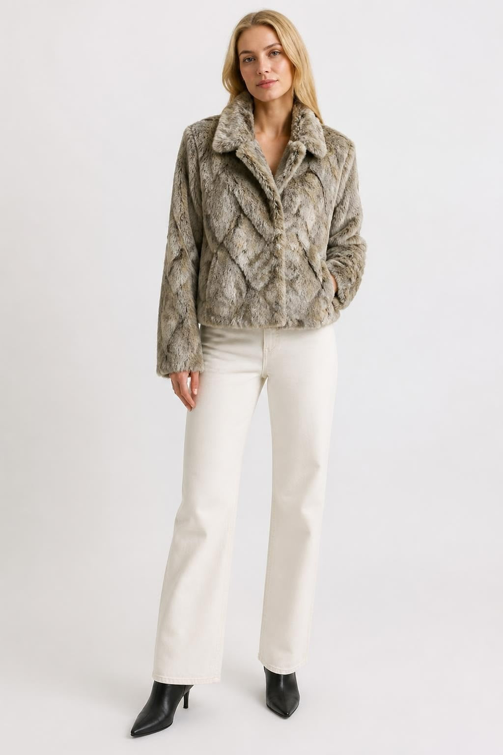 Veste courte en fausse fourrure EXO, beige/gris | Seconde main | Pourquoi chercher moins bien
