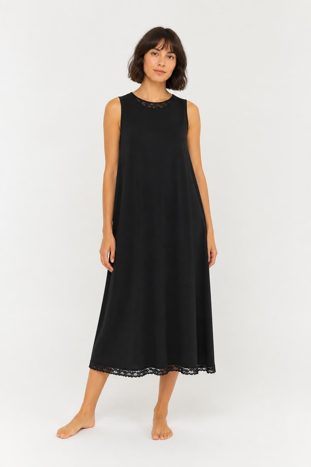 Robe droite sans manches noir profond, bordure dentelle | Seconde main | Pourquoi se contenter de moins