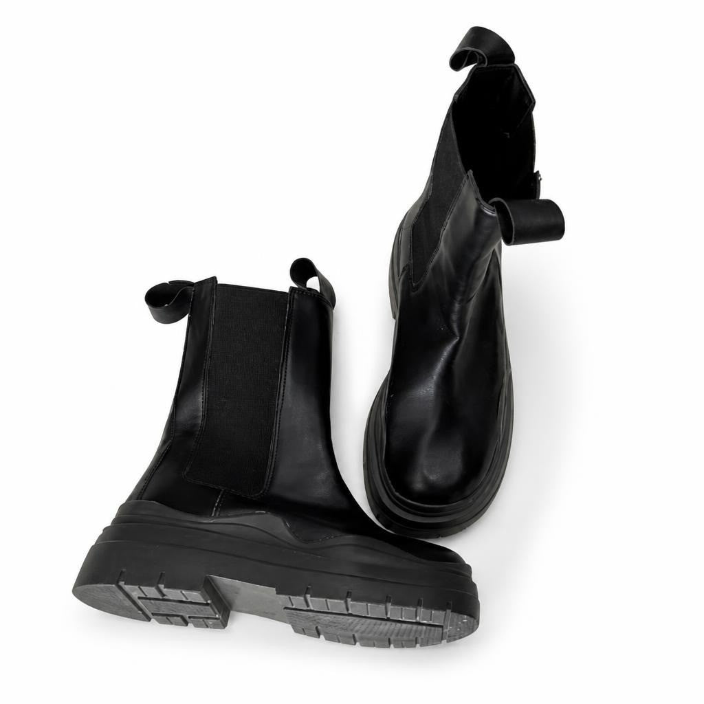 Black leather Chelsea ankle boots, thick platform sole - white studio shot, second-hand at Why Go Less, Dekwaneh, Lebanon