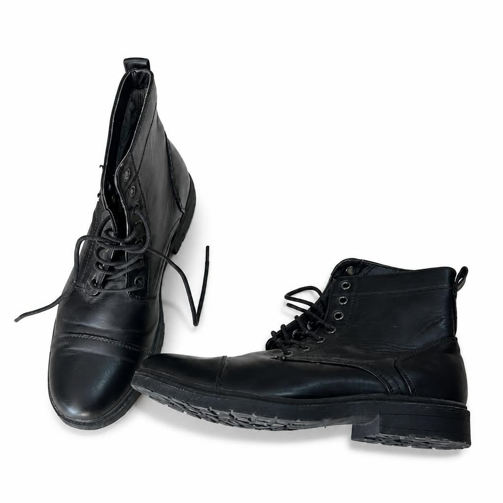 Black leather lace-up ankle boots, men's size 42 - white studio shot, second-hand at Why Go Less, Dekwaneh, Lebanon