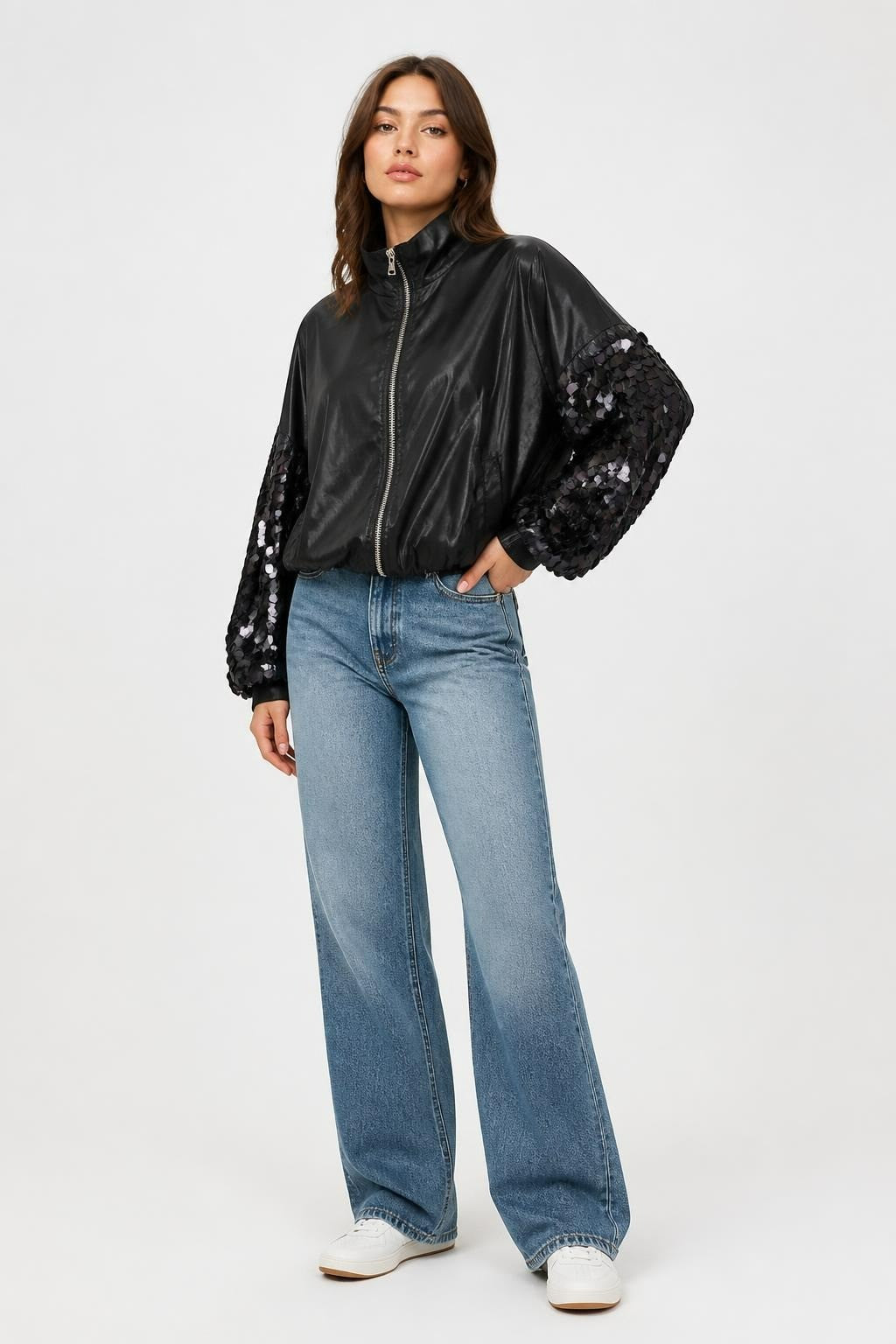 Blouson bomber noir satiné manches sequins | Seconde main | Pourquoi faire moins bien-1