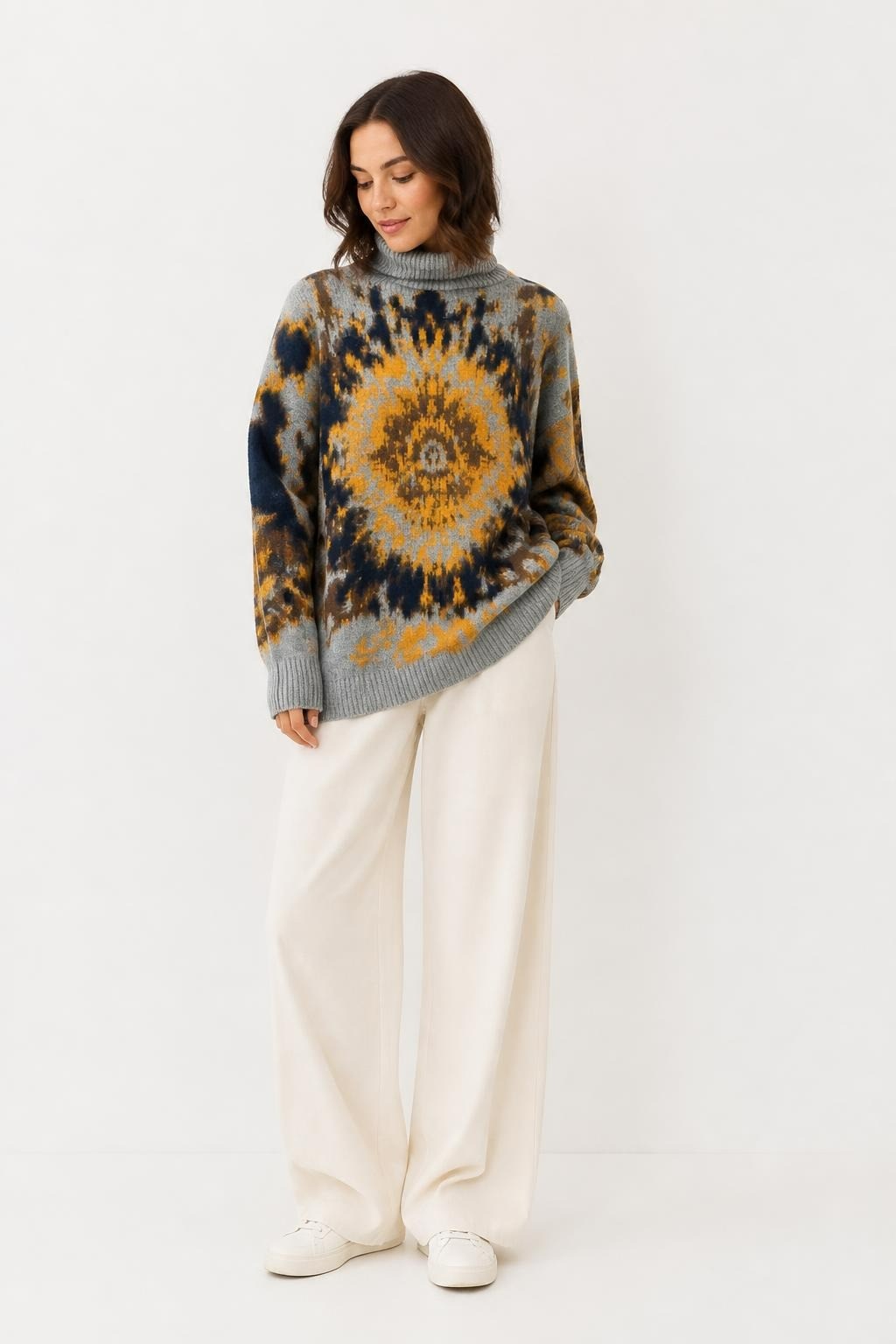 Pull en maille à col roulé tie-dye gris, motif orange et bleu marine | Seconde main | Pourquoi se contenter de moins