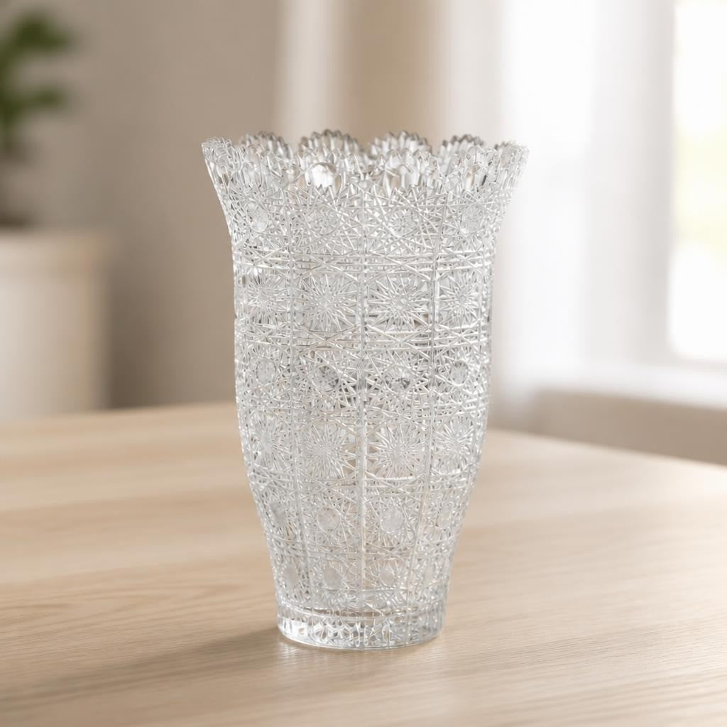 Vase décoratif en cristal taillé, motif orné | Occasion | Pourquoi payer plus
