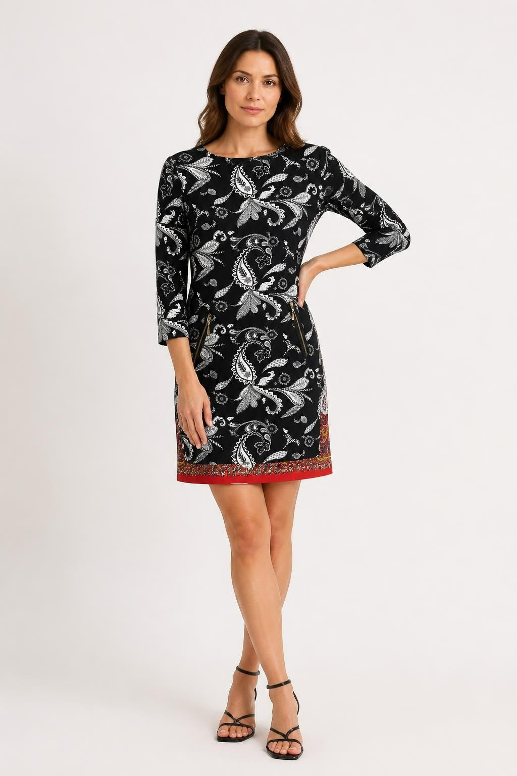 Mini-robe noire et blanche à imprimé cachemire avec zip, Fabriquée en Italie | D'occasion | Pourquoi se contenter de moins