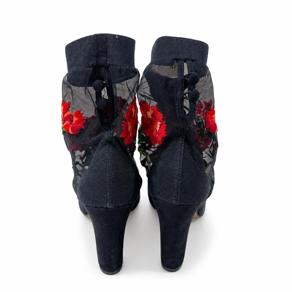 Bottines noires en maille à broderies florales | Seconde main | Pourquoi se contenter de moins