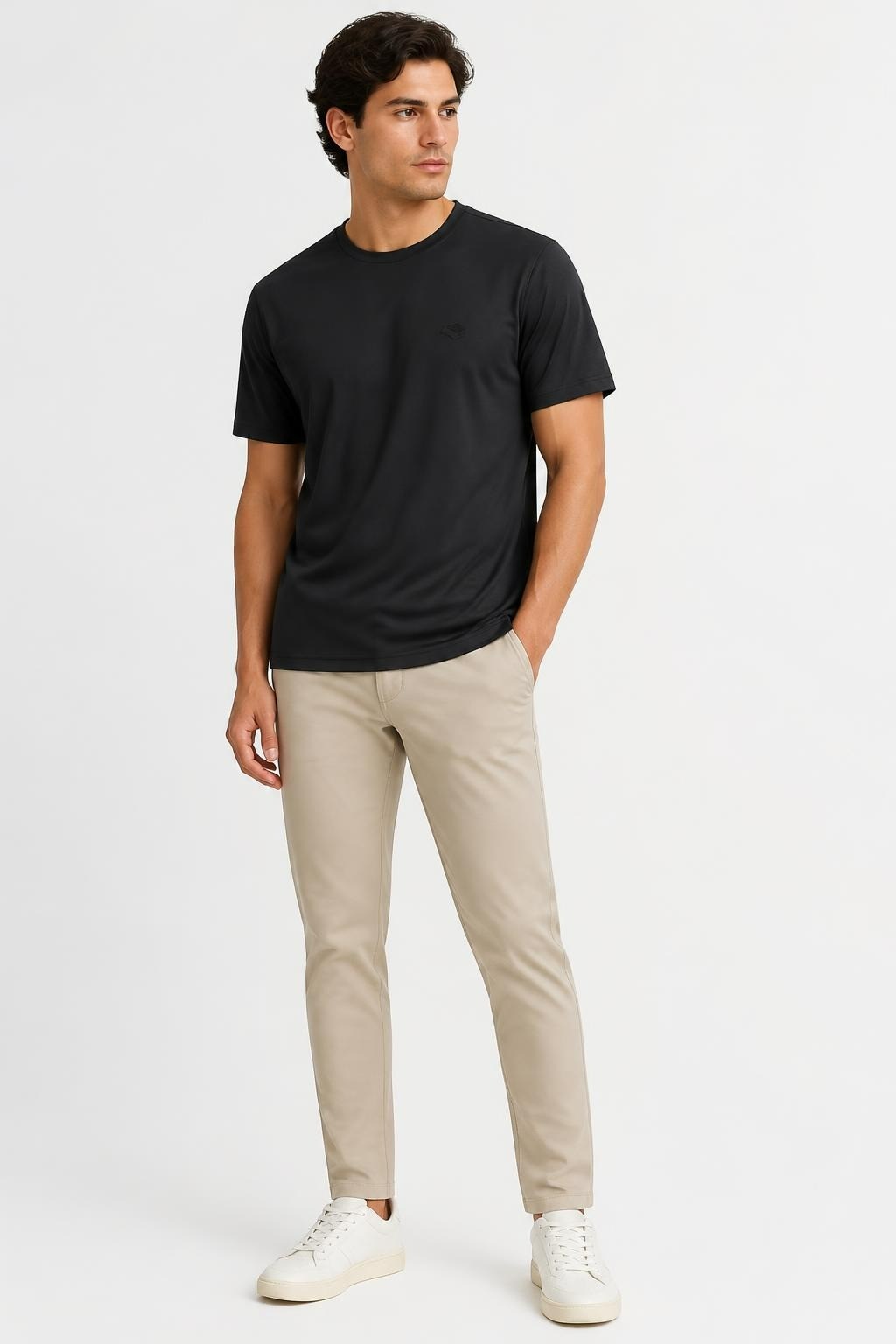 T-shirt noir col rond, neuf avec étiquettes | Occasion | Pourquoi s'en priver