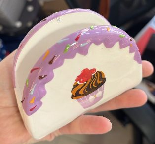 Serviette en céramique en forme de cupcake, glaçure violette | Seconde main | Pourquoi se contenter de moins