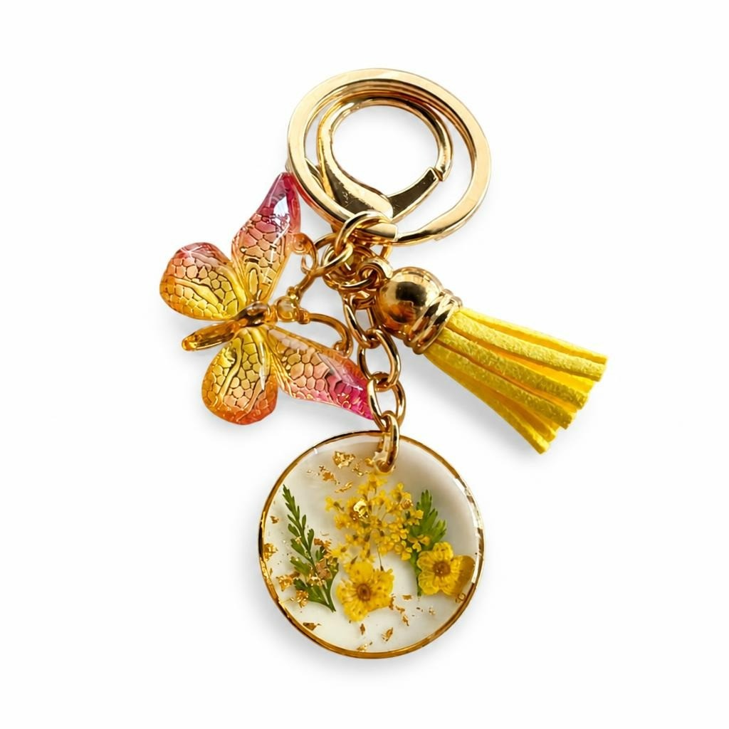 Gold yellow dried flower keychain with butter - second-hand at Why Go Less